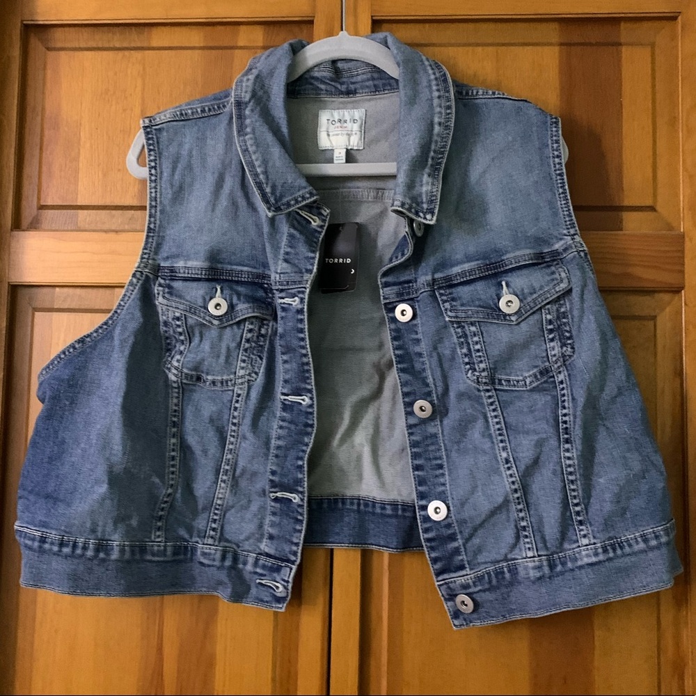 TORRID Jean Vest